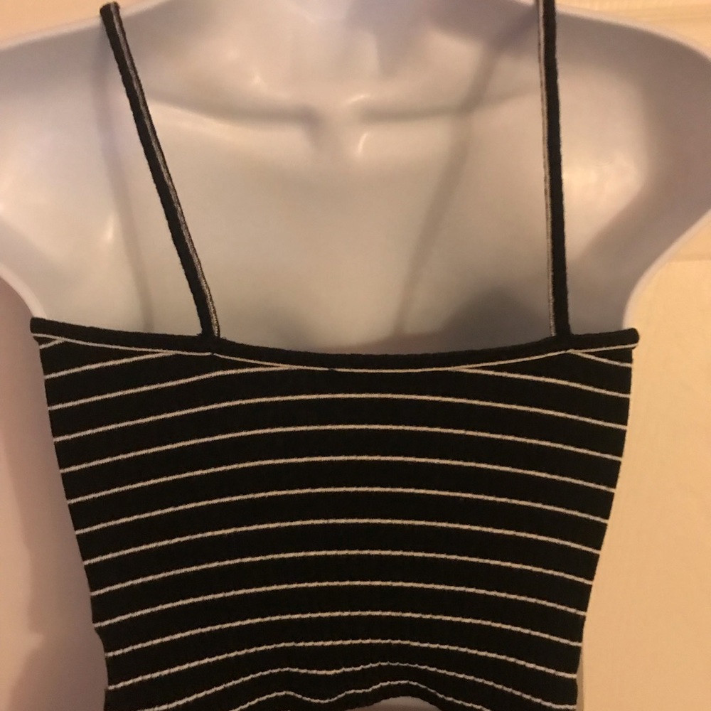 Excellent Condition Crop Top - Picture 2 of 2